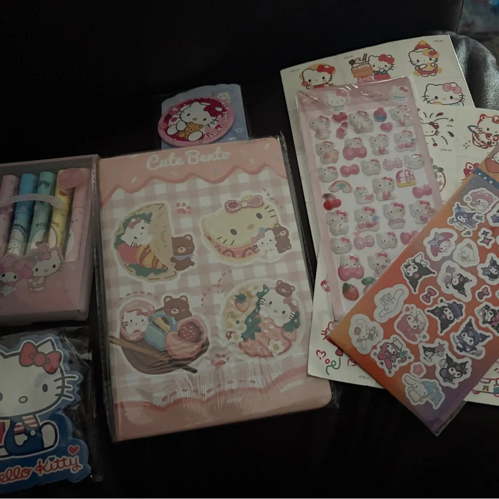 Hello Kitty Pink and White‎ Sticker & Stationery Set